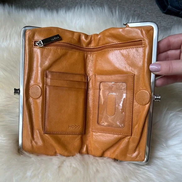 Hobo Lauren Clutch-Wallet in Truffle - Picture 2 of 8